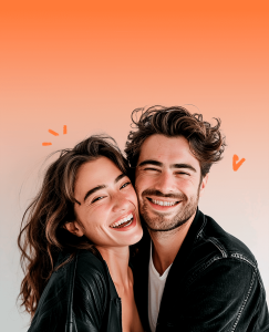 ¿Cómo saber si un hombre está enamorado? Esa es la pregunta que rondaba la cabeza de la chica a la izquierda. Ahora con esta pregunta ya resuelta, la pareja se encuentra sonriente y feliz, abrazados y juntando sus caras, es oficial, los dos están enamorados frente un fondo naranja.